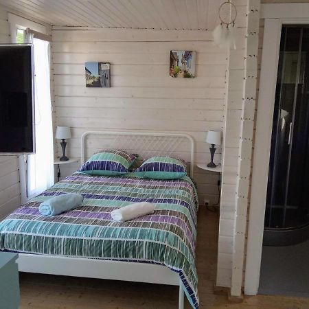 Agreable Petit Chalet Camarsac Exterior photo